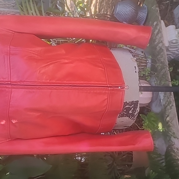 A Pro Peaux red leather L zip front jacket. Gently worn - Picture 3 of 9